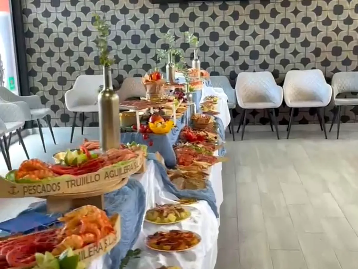 Montaje real de una celebración organizada en La Morena